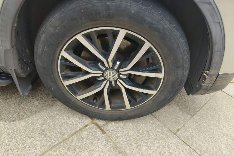 Used Volkswagen Tiguan L 2018 Facelift 330TSI Automatic Two-Wheel Drive Luxury Edition Exterior 7