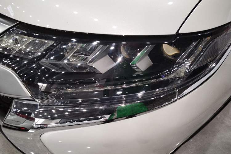 Used Mitsubishi Outlander 2020 2.4L 4x4 Zhi Xiang Edition 5 Seats