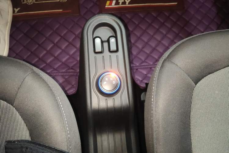 Used Wuling Hongguang MINIEV 2020 Zizai Version Lithium-NMC Gear Lever