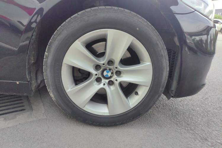 Used BMW 5 Series 2011 528Li Leading Model
