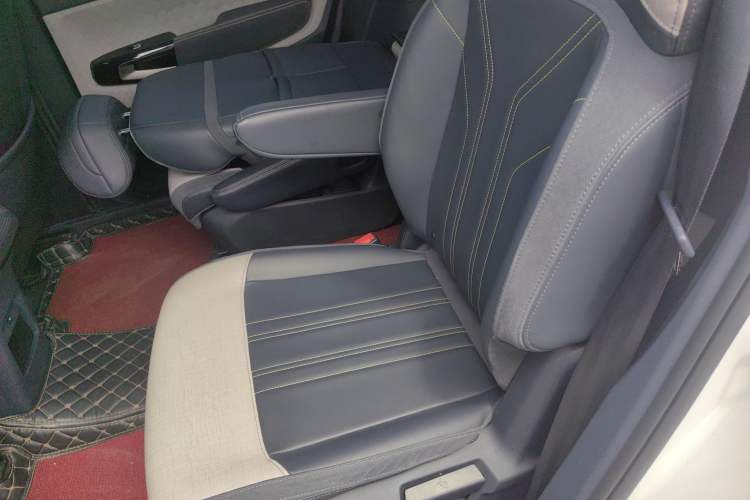 Used Baojun RM-5 2019 1.5T CVT 24-Hour Online Luxury Version 6 Seats Left Rear Seat