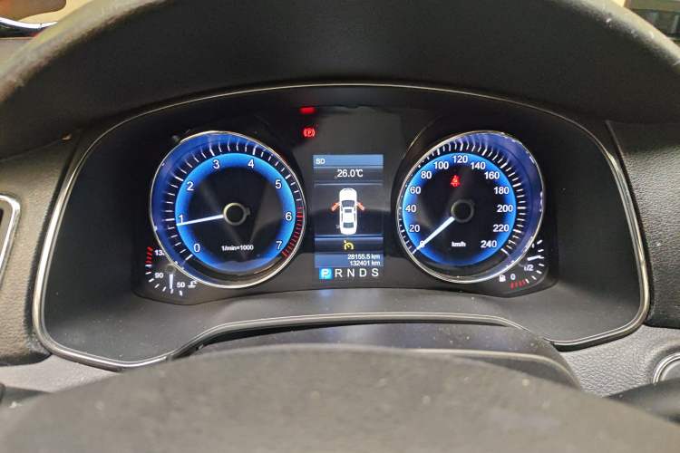 Used Hongqi H7 2015 2.0T Technology Model
