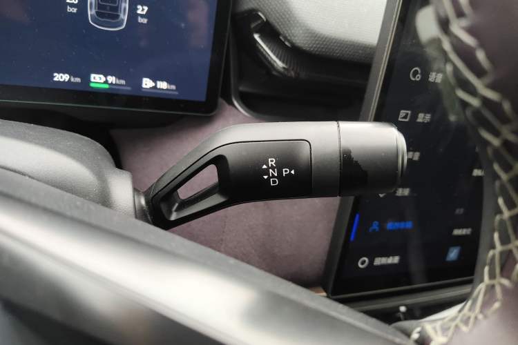 Used Lynk & Co 08 EM-P 2023 220 km Limited-Time Edition Gear Lever