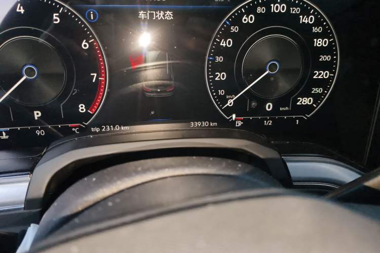 Used Volkswagen Touareg 2022 3.0 TSI Luxury Edition Black Diamond Sport Package Odometer Close Up