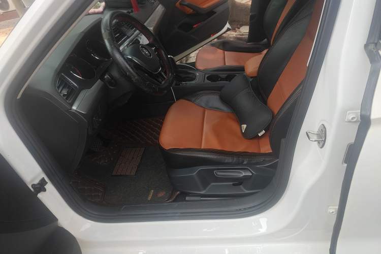 Used Volkswagen Lamando 2017 230TSI DSG Fashion Edition Left Front Seat