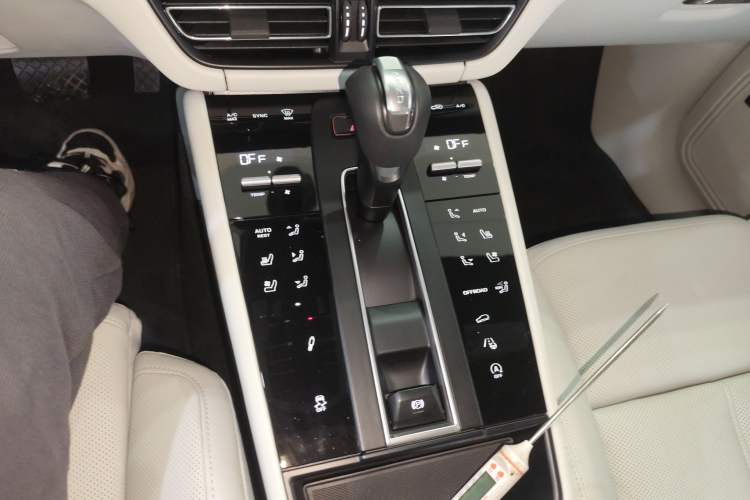Used Porsche Macan 2025 Macan 2.0T Dream-Chasing Edition Gear Lever