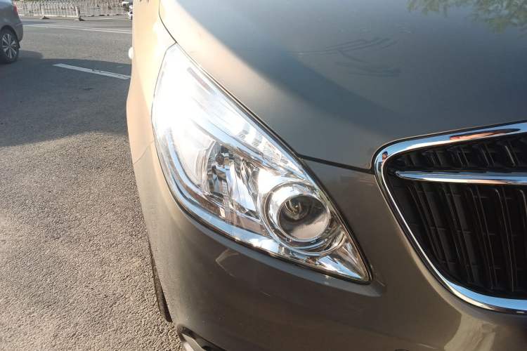 Used Buick GL8 2018 28T Luxury Model China VI Standard Right Front Headlight