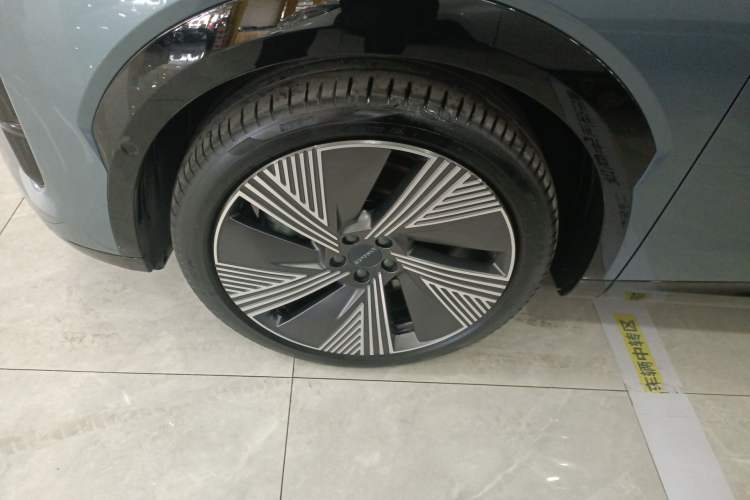 Used Lynk & Co 08 EM-P 2023 220km All-Wheel-Drive Performance Halo
