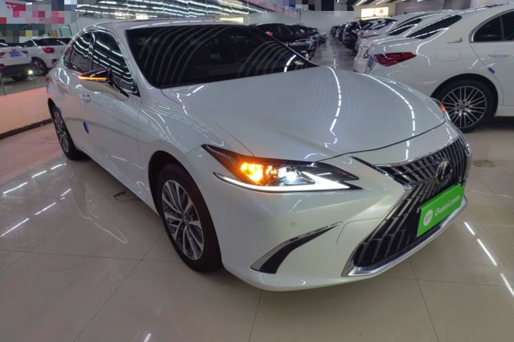 Used Lexus ES 2023 200 Excellence Edition