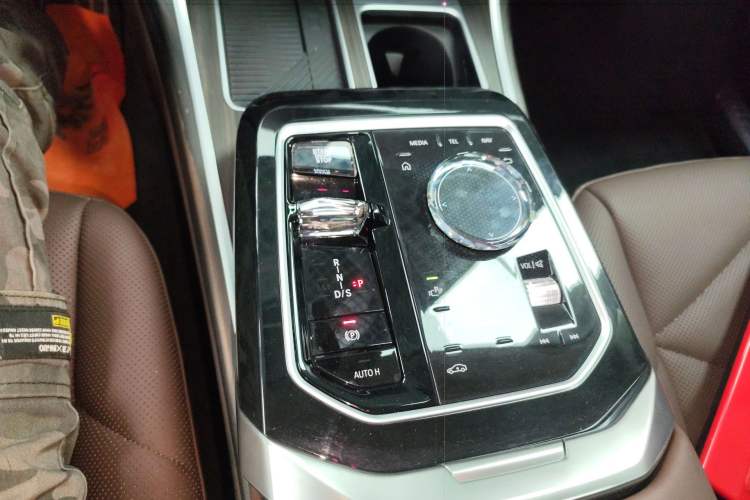 Used BMW 7 Series 2023 735Li M Sport Package Gear Lever