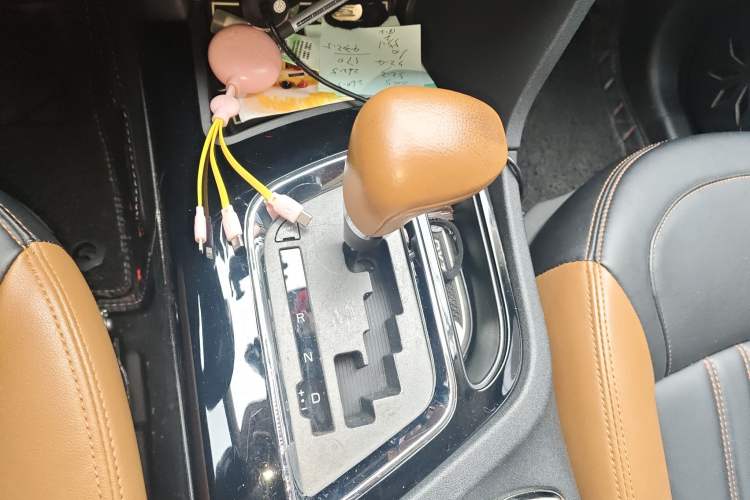 Used Soueast DX7 2015 1.5T Automatic Prestige Model
