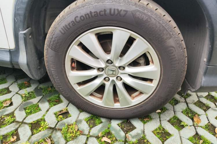 Used Honda CR-V 2016 2.0L two-wheel drive Urban Edition Right Front Wheel Hub