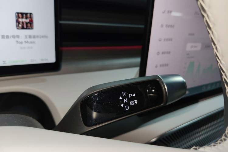 Used XPeng X9 2025 Starship Edition
