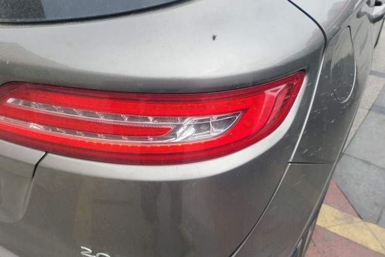 Used Lincoln MKC 2017 2.0T Two-Wheel-Drive Luxury Edition Right Rear Taillight