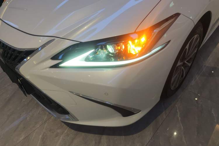 Used Lexus ES 2023 200 Excellence Edition