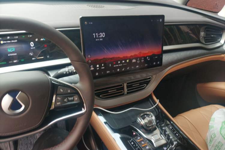 Used Denza D9 2024 DM-i 980 Four-Wheel Drive Prestige Model Audio And AC Panel