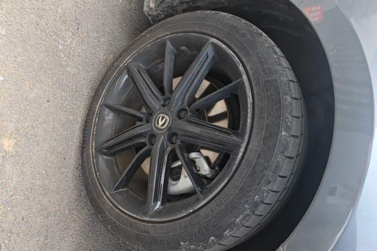 Used CHANGAN UNI-V iDD 2023 Zhidian iDD 1.5T 113km Smart & Fun Version (Rapid Edition) Right Front Wheel Hub