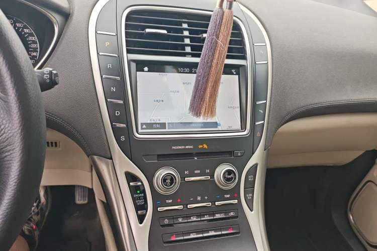 Used Lincoln MKX 2017 2.0T Two-Wheel Drive Deluxe Edition