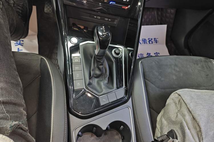 Used Volkswagen Tayron 2020 330TSI Two-Wheel Drive Luxury Connected Pro Edition
