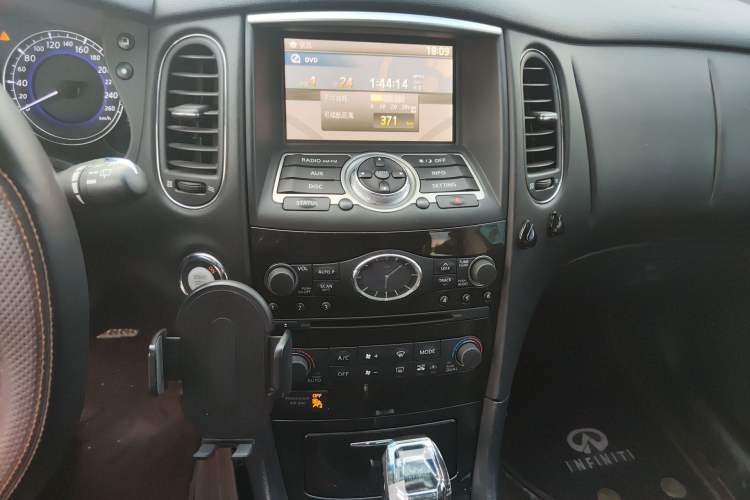 Used Infiniti QX50 2015 2.5L Comfort Edition Audio And AC Panel