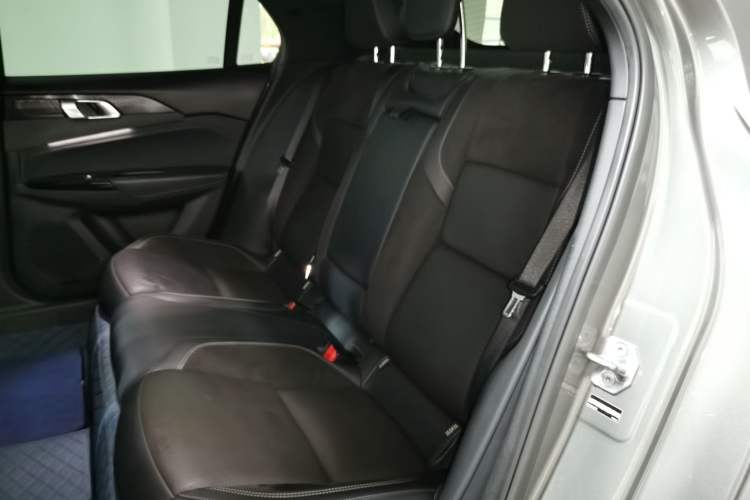 Used Lynk & Co 03 2022 2.0TD DCT JingPro Left Rear Seat