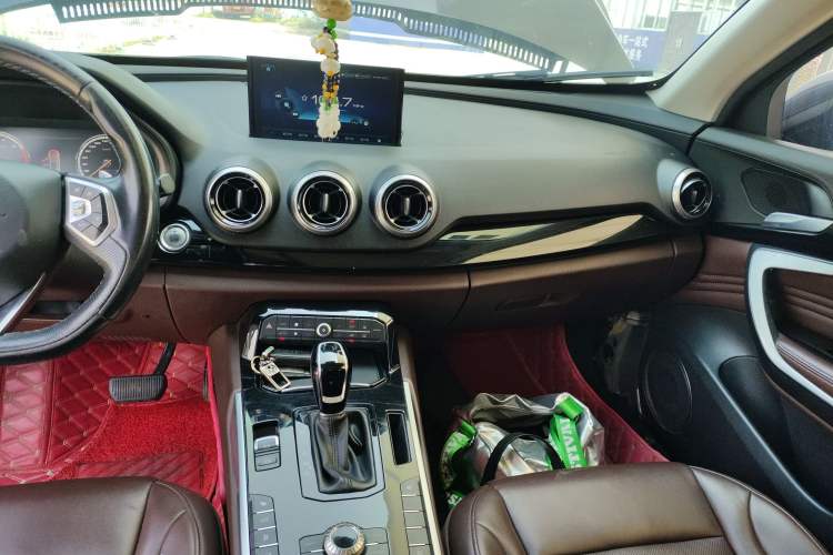 Used Wey VV7 2017 2.0T Ultra-Luxury Version Audio And AC Panel