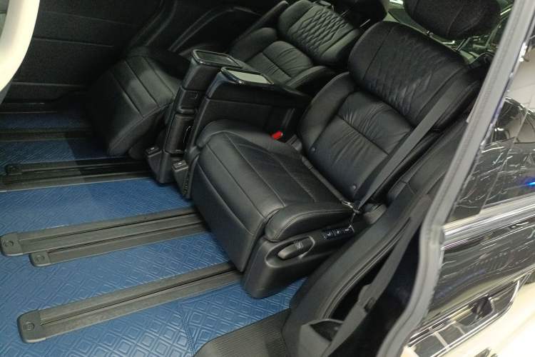 Used Honda Elysion 2022 2.0L eHEV Prestige Edition
