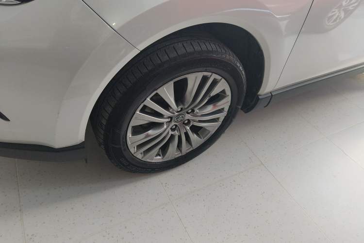 Used Toyota Harrier 2023 2.0L CVT Two-Wheel Drive Deluxe Edition