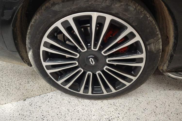 Used Hima AITO M9 2024 Range-Extended Max Edition 42 kWh 6-Seater Version Right Rear Wheel Hub