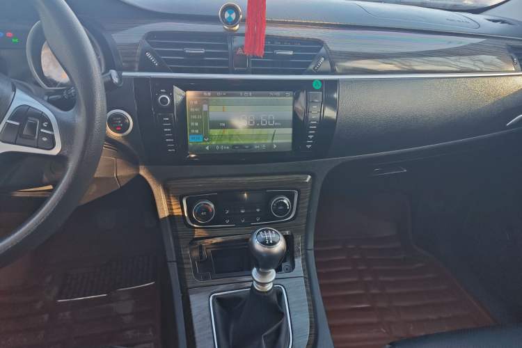 Used Zotye T600 2015 1.5T Manual Luxury Model Audio And AC Panel