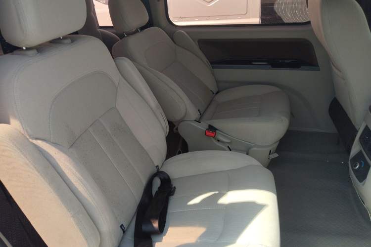 Used FORTHING Lingzhi 2018 M5L 2.0L 7-Seater Comfort Model
