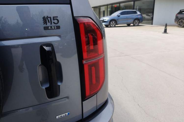 Used Formula Leopard 5 2025 TianShen Intelligent Driving Ultra Edition Right Rear Taillight