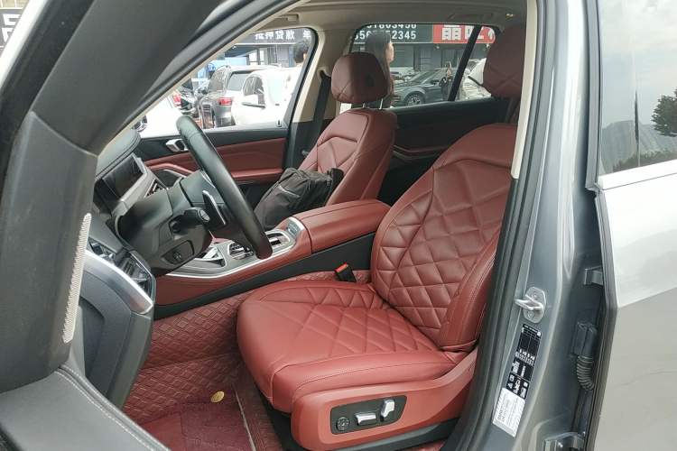 Used BMW X5 2022 Restyled xDrive 30Li Luxury Version M Sport Package
