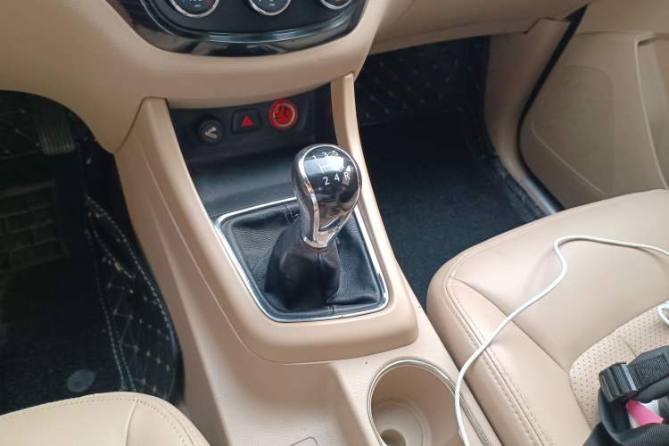 Used Baojun 730 2014 1.5L manual Comfort version 7 seats
