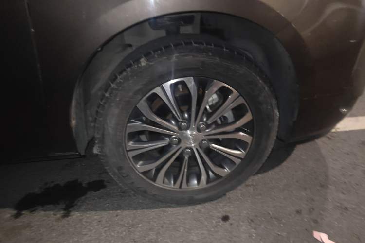 Used Buick GL8 2021 Land Cruiser Executive Class 652T Comfort Model
