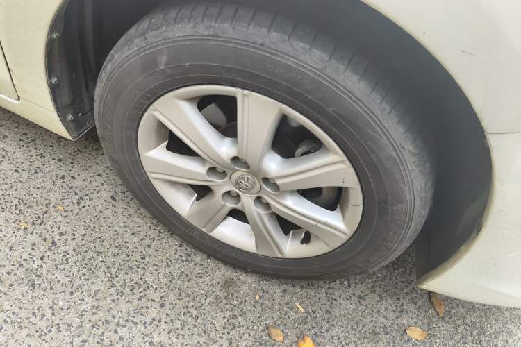 Used Toyota Verso 2014 Starlight 180G CVT Luxury Edition Right Front Wheel Hub