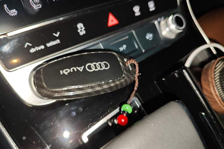 Used Audi Q7 2022 55 TFSI quattro S line Sport model
