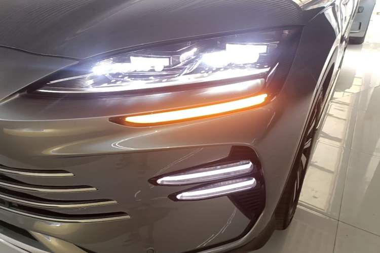 Used BYD Song PLUS New Energy 2024 HONOR Edition DM-i 110km Flagship Model Left Front Headlight