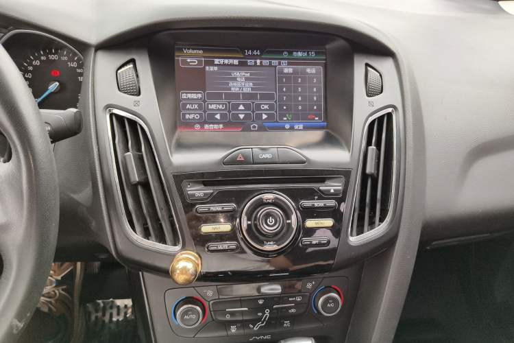 Used Ford Focus 2015 Sedan 1.6L Automatic Trend Model Audio And AC Panel