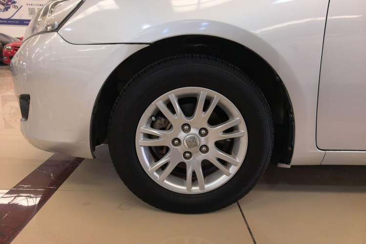 Used Zotye Z300 2014 1.5L Value Edition Manual Elite Model Exterior 4