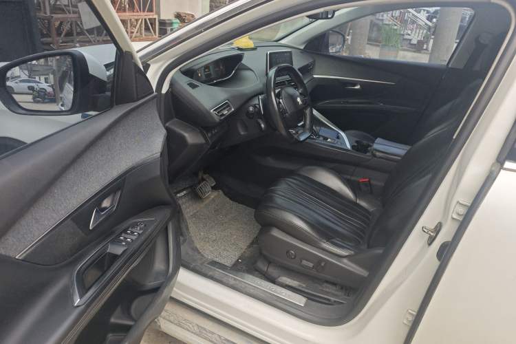 Used Peugeot 5008 2017 380THP 7-Seater Luxury Edition Driver Seat