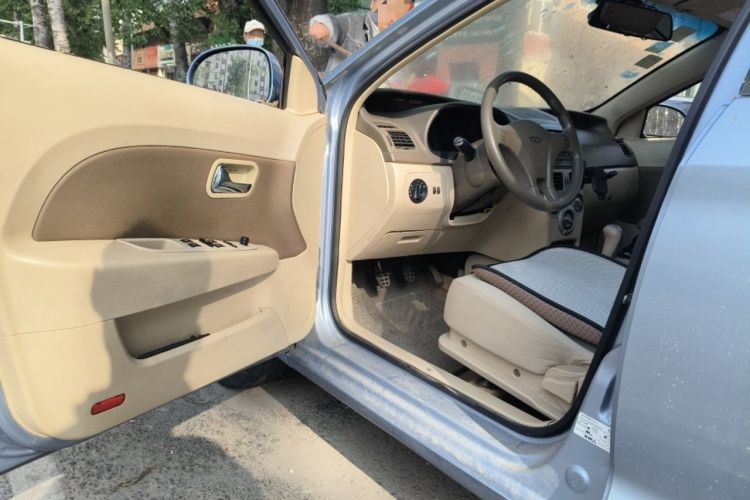 Used Chery Fengyun 2 2010 Hatchback 1.5L Ambition Model Driver Seat