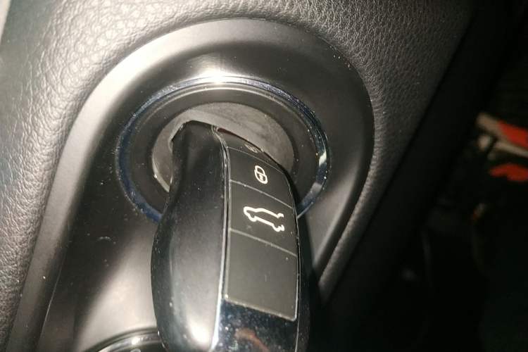 Used Porsche Macan 2017 Macan 2.0T Interior 1