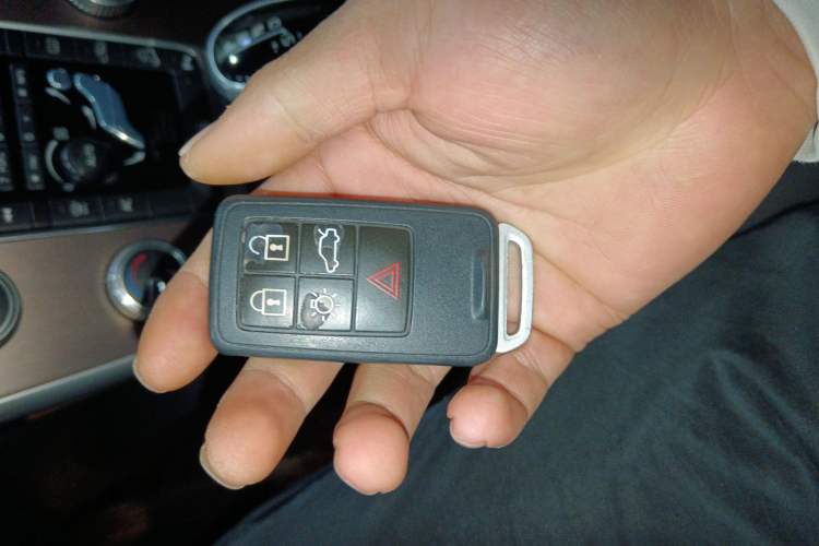 Used Volvo XC60 2017 T5 AWD Smart Upgrade Model Interior 1