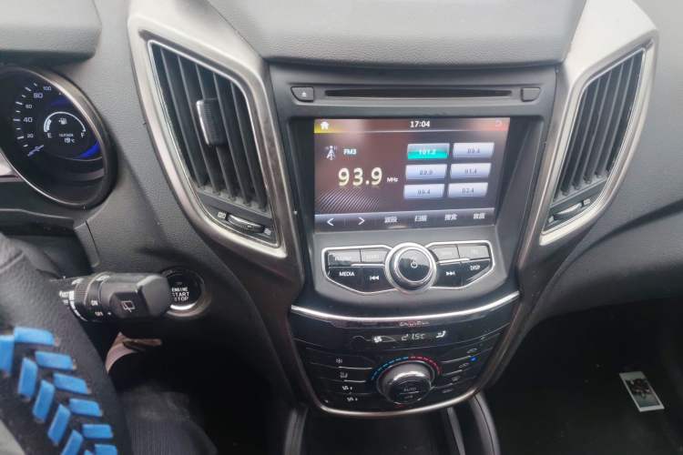 Used CHANGAN CS75 2014 1.8T Automatic Elite Model China IV Standard Audio And AC Panel