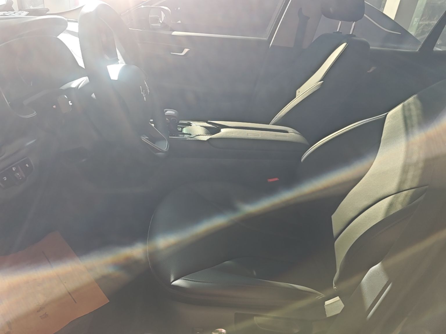 Hongqi E-QM5 2023 Base Travel Edition — снимка 17