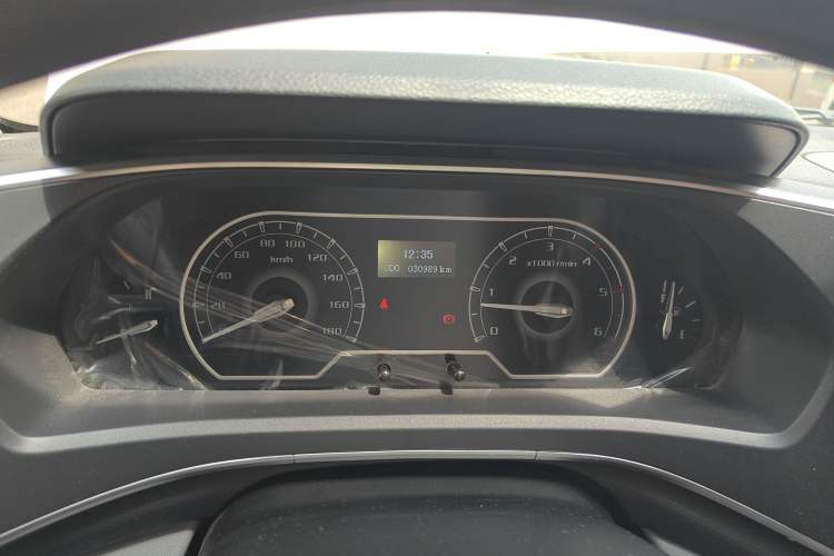 Used SAIC MAXUS Xintu V80 2025 Value Edition Aoyuntong 2.0T Manual Short Wheelbase Mid-Height 127 Ps 5/6 Seats Instrument Cluster