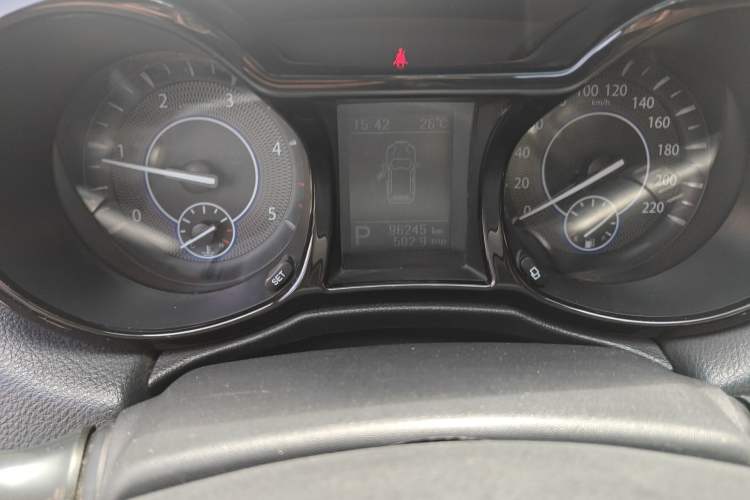 Used JMC Yusheng S350 2013 2.4T Automatic 4x4 Diesel Ultra-Luxury 5-Seater Odometer Close Up