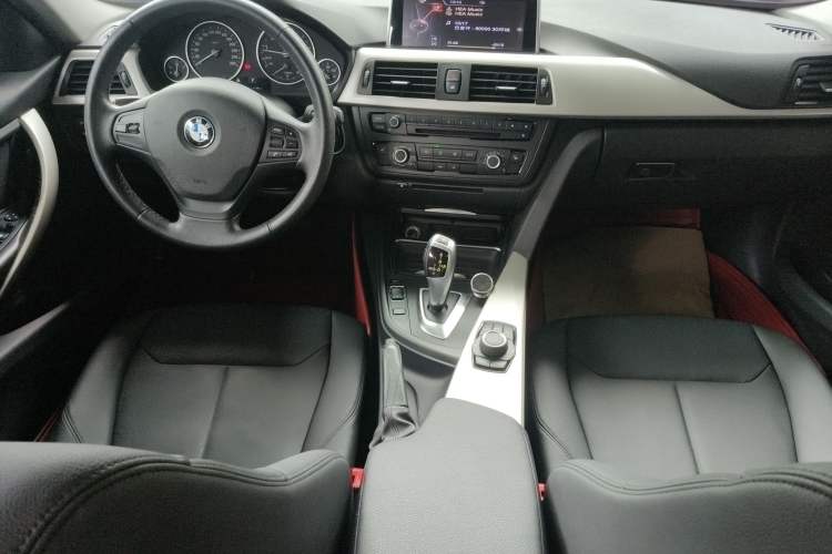 Used BMW 3 Series 2015 316Li Fashion Model Center Console