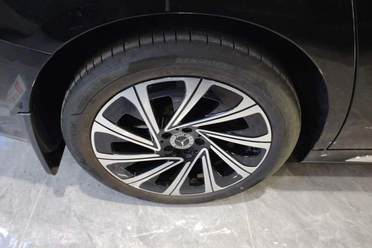 Used Mercedes-Benz E-Class 2024 E 300 L Luxury Model Right Rear Wheel Hub